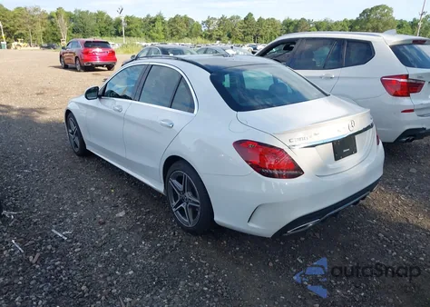 2021 Mercedes-Benz C 300 4Matic z USA, uszkodzony, nr VIN W1KWF8EBXMR645778